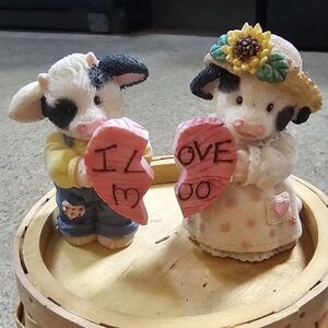 Vintage 1997 Mary's Moo Moos "I Love Moo" Figurines